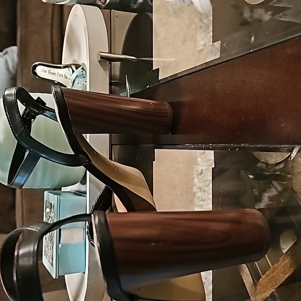 Heels - Picture 4 of 7